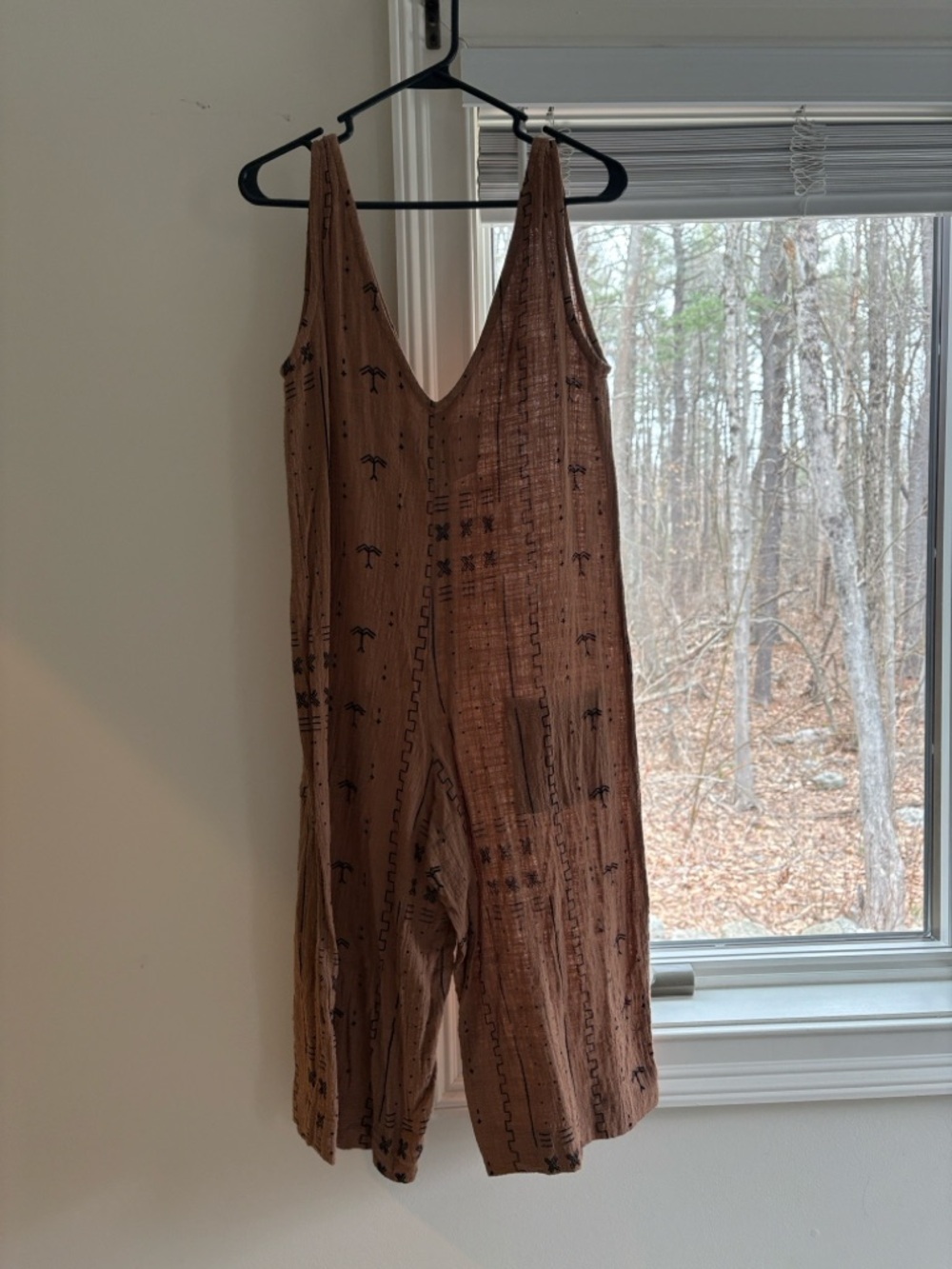 Brown Sleeveless V-Neck Patterned Jumpsuit